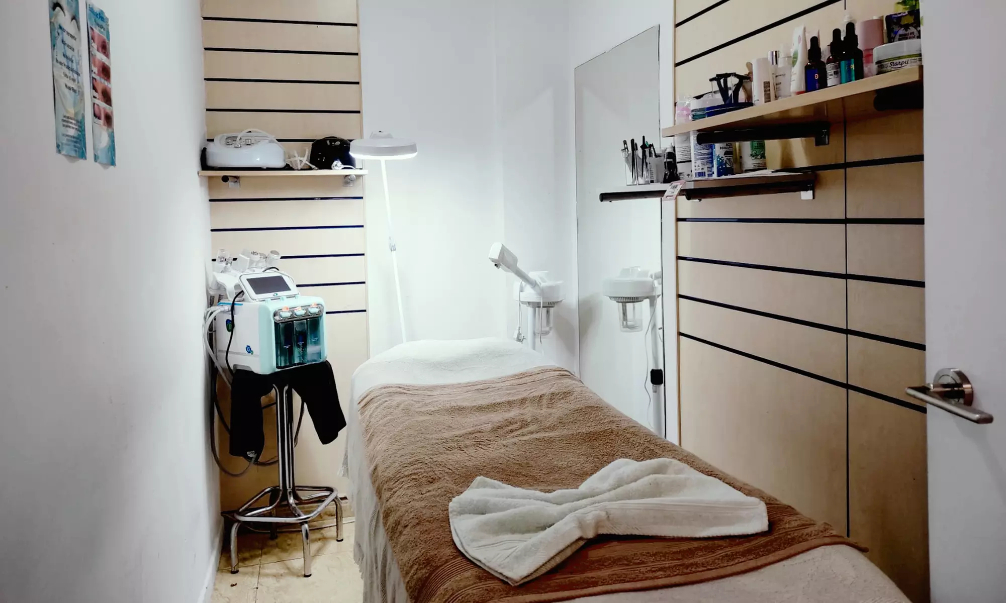 Limpieza facial completa con opción a aparatología extra para 1