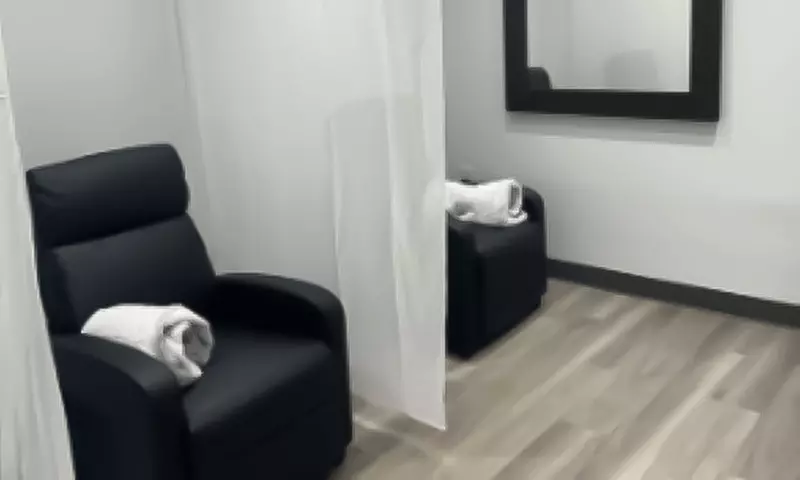 Classic, Hybrid, or Volume Eyelash Extensions w/ Optional 2-Week Fill