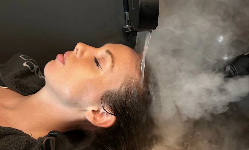 Image 1: Head spa capilar coreano detox o prémium con bebida de cortesía