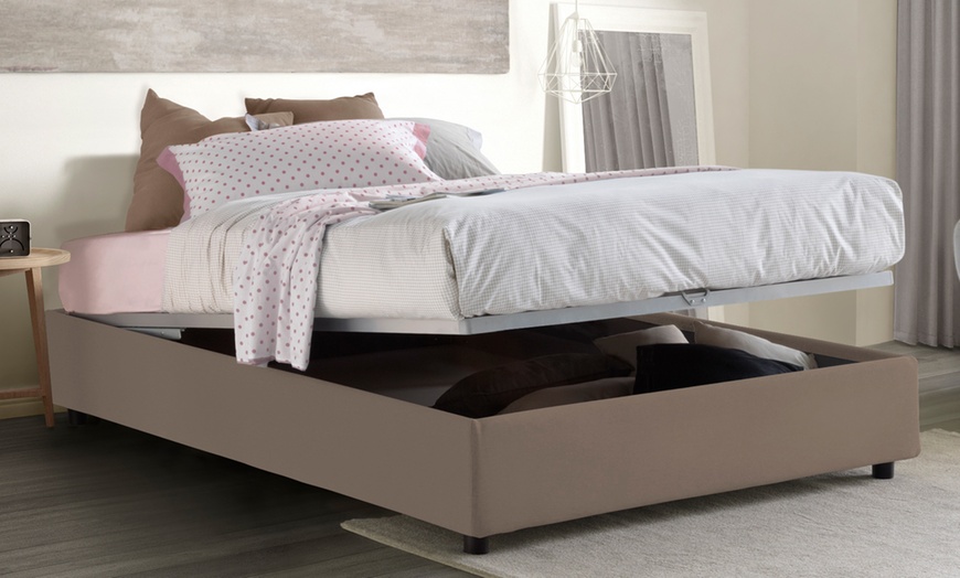 Image 18: Lit double sommier "Silvia" avec coffre de rangement, option matelas 