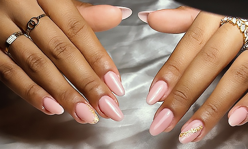 Image 2: Pose de vernis semi-permanent ou gel avec MS Beauty à Cagnes-sur-Mer