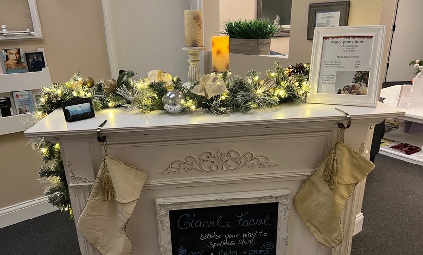 Image 3: One, Three or Six Lymphatic Drainage Sessions