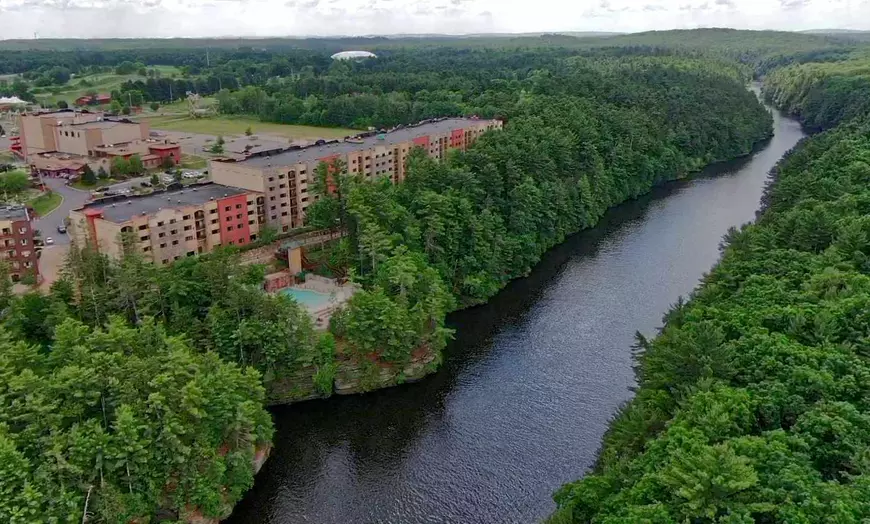 Scenic Riverwalk