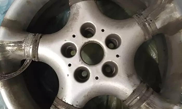 Zdobienie felg, elementów skutera