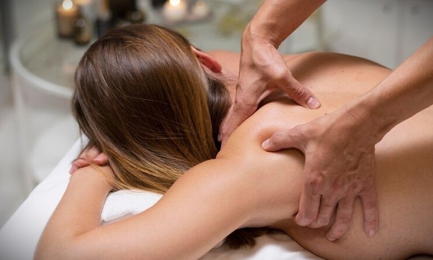 Image 4: Masaje relajante de 45 o 60 minutos para 1 persona