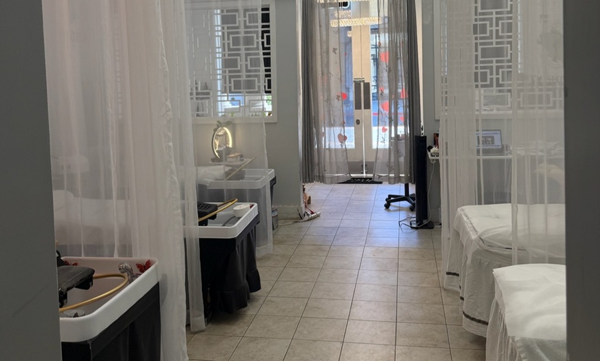 Image 3: 75-Min Head Spa for 1 or 2 w/Massage on Shoulders + Mini-Facial 