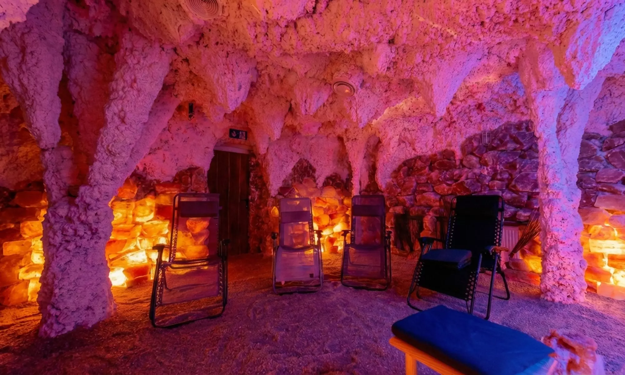 Besuch in der Salzgrotte inkl. Sole-Inhalation für 1 oder 2 Personen