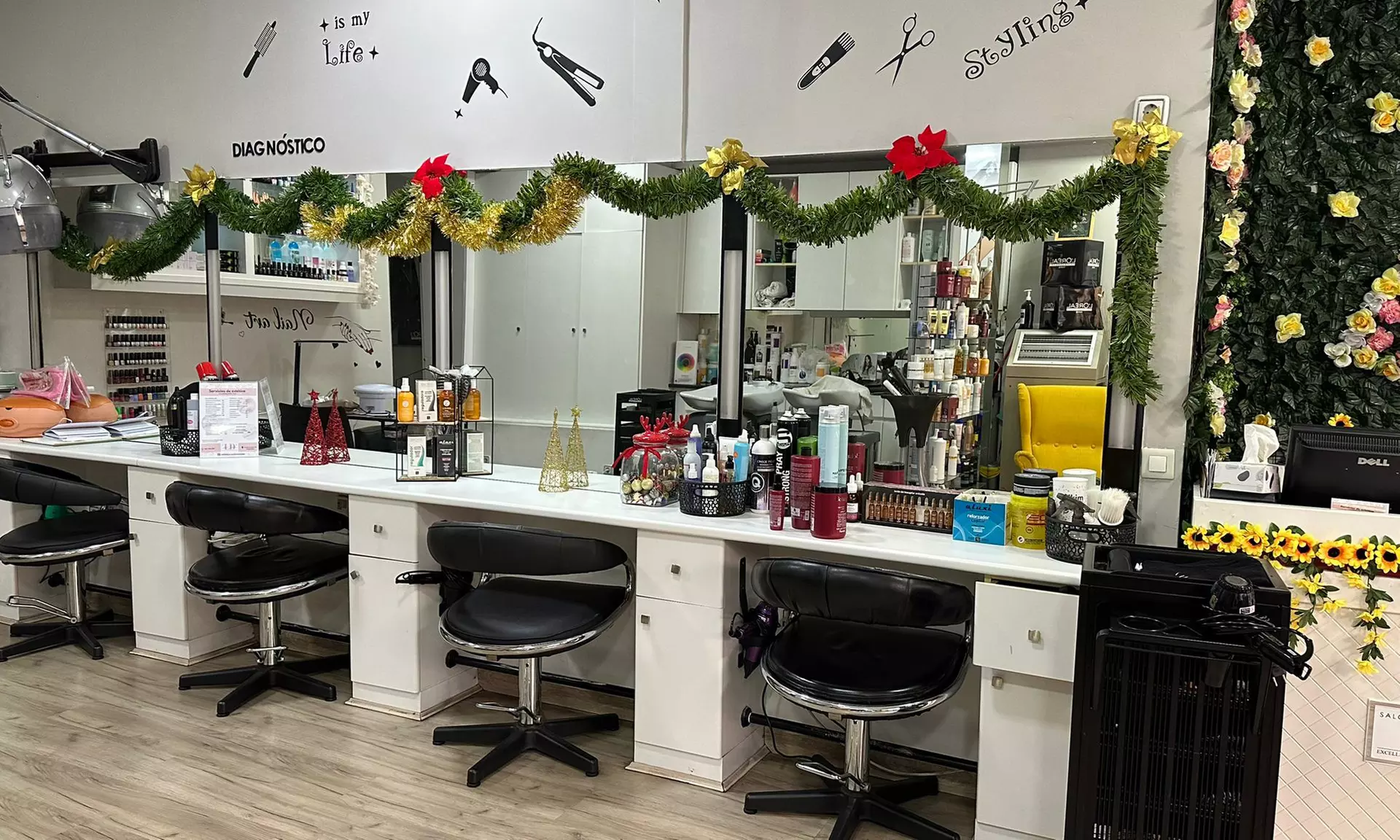 Sesión de peluquería con corte o color en Zoe Peluquería Estética