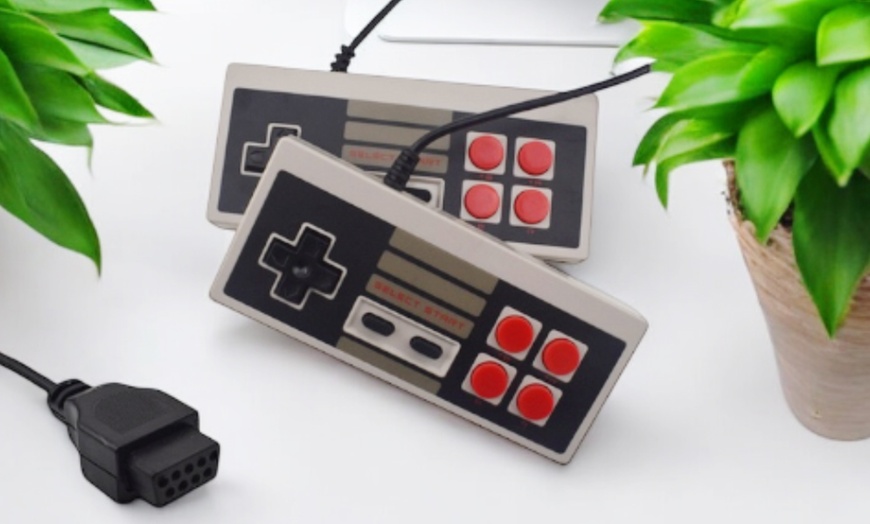 Image 4: Mini-Retro-Spielkonsole mit 620 Spielen und 2 Kontrollern