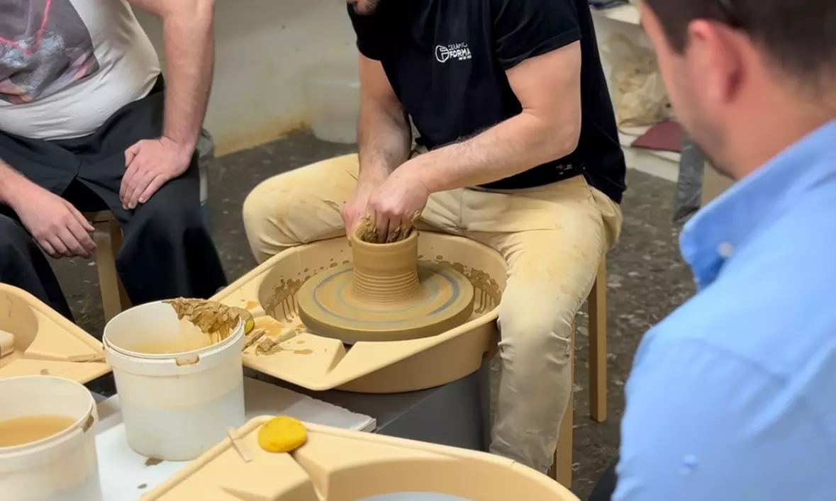 Taller de cerámica iniciación para 1, 2 o 3 personas, 90 minutos