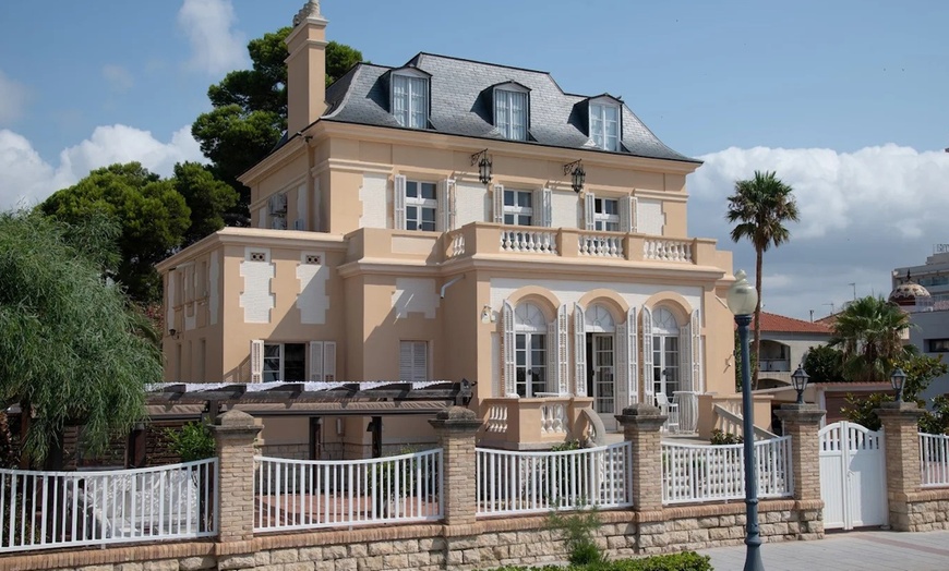 Image 10: Menú mediterráneo junto al mar para 2 o 4 con postres y bebidas