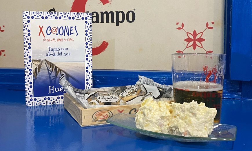 Image 14: Menú andaluz con entrantes, principales y bebidas