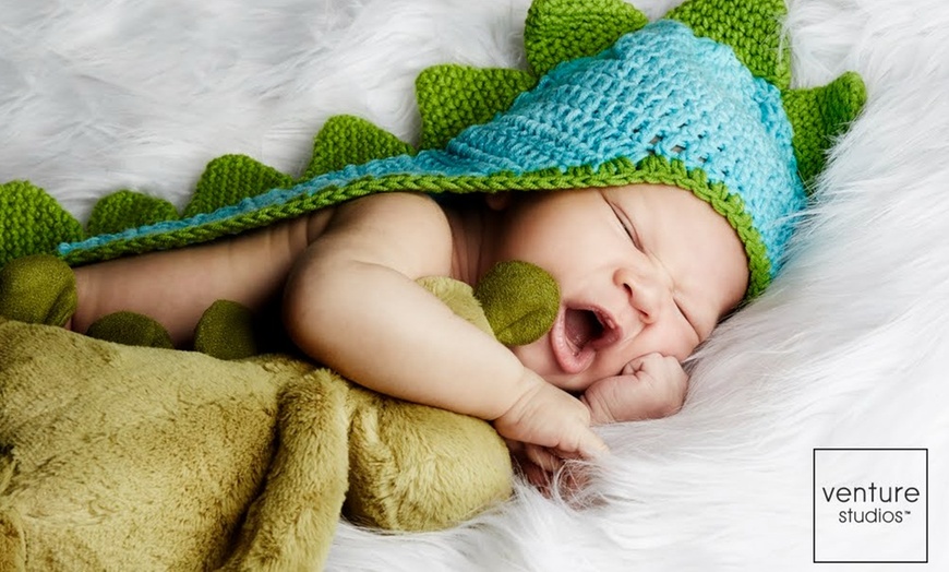 Image 2: Photoshoot with Framed Image