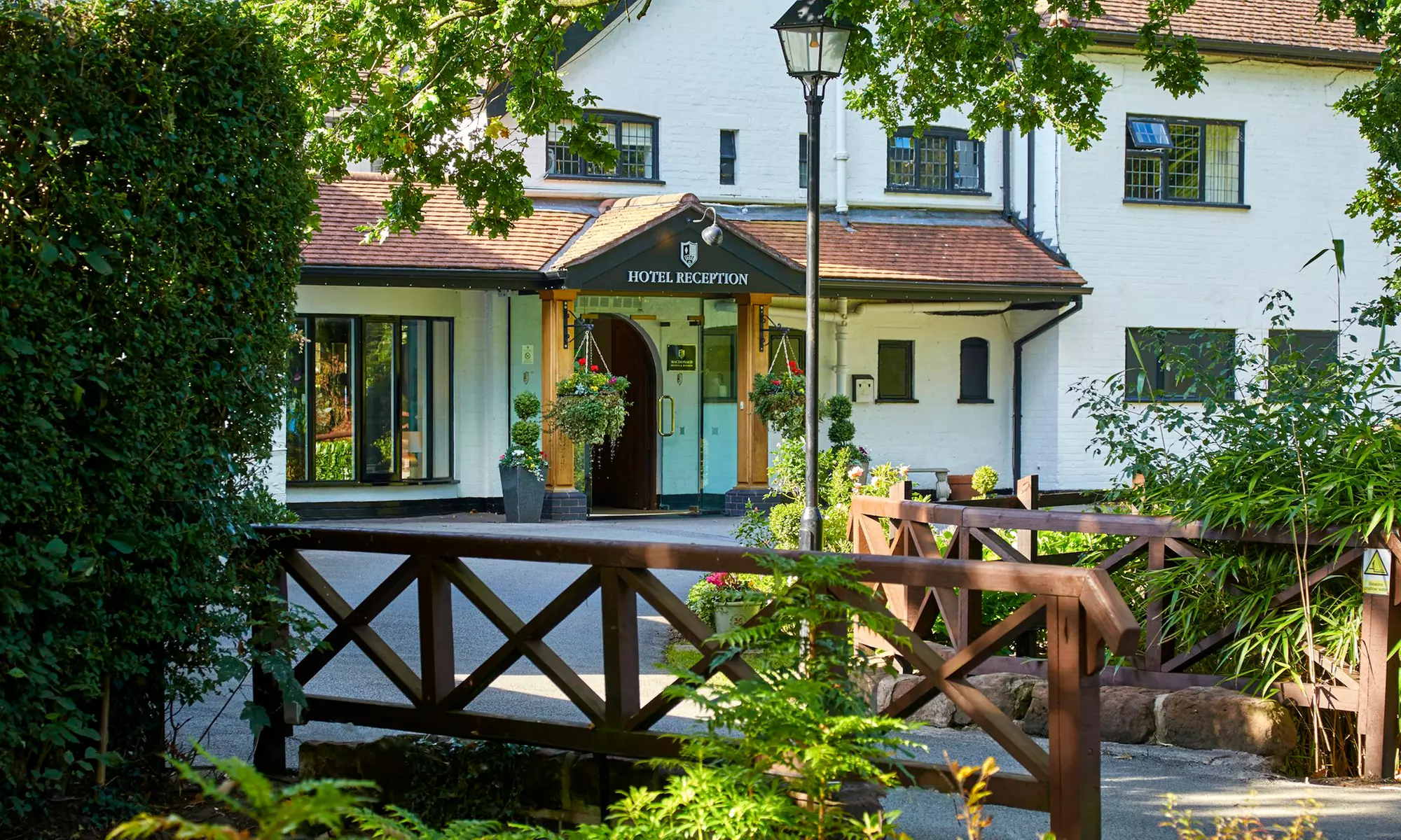 4★ Craxton Wood Spa Day for 2: 45-Min Rasul & Optional 2-Course Lunch