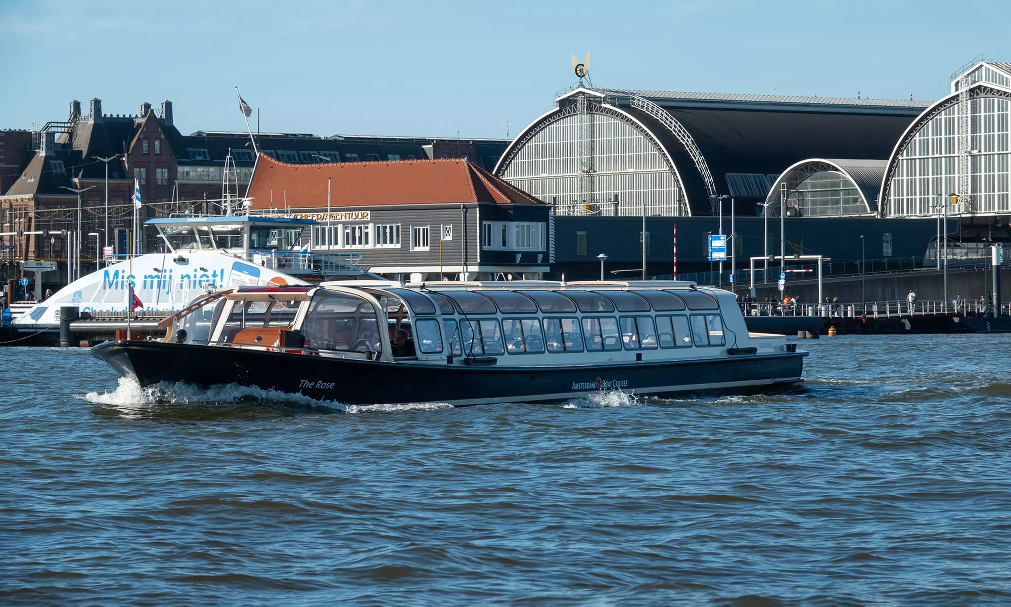 Ontdek de iconische grachten van Amsterdam: rondvaart van 75 minuten