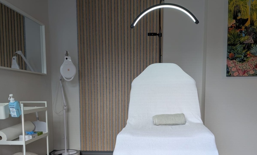 Image 5: Lippenunterspritzung oder Faltenbehandlung mit Hyaluron für 1 Person