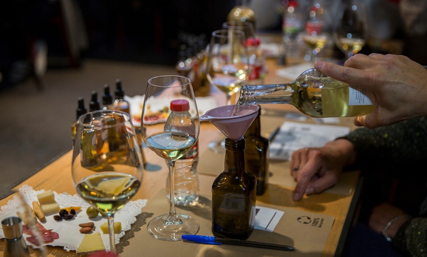 Image 1:  Taller de elaboración de Vermut con maridaje y aperitivo