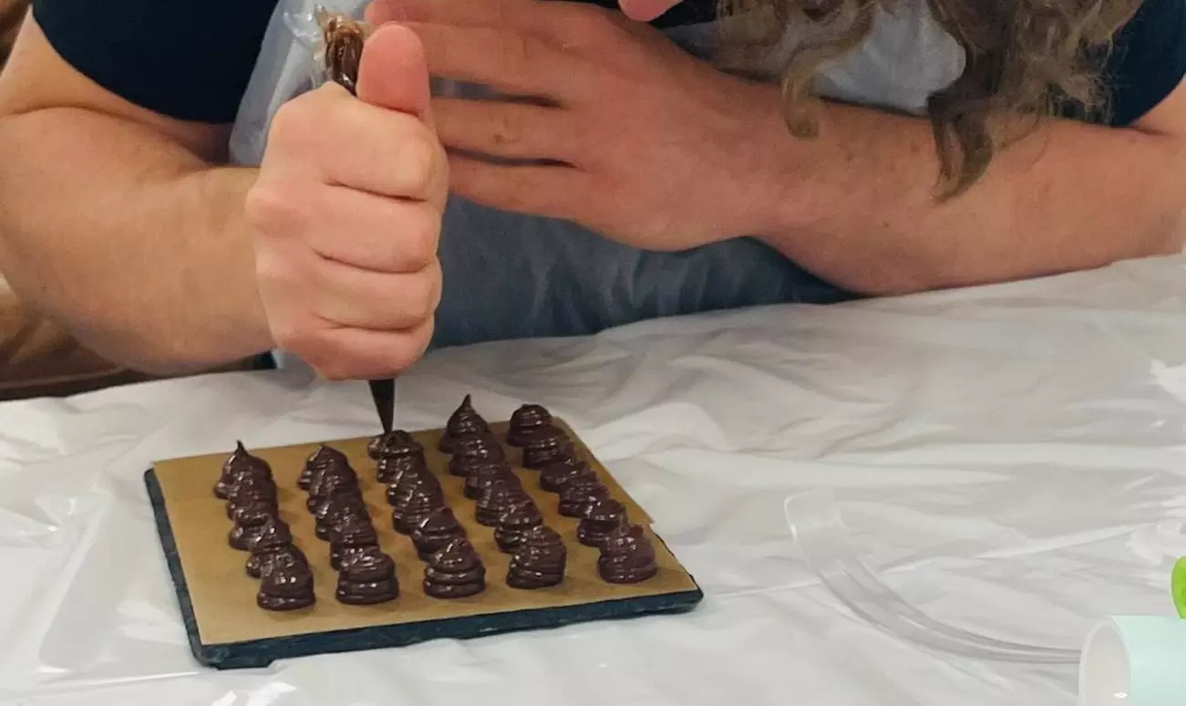 Indulge in Chocolate Truffle Making with Friends - Perfect for Gifts!