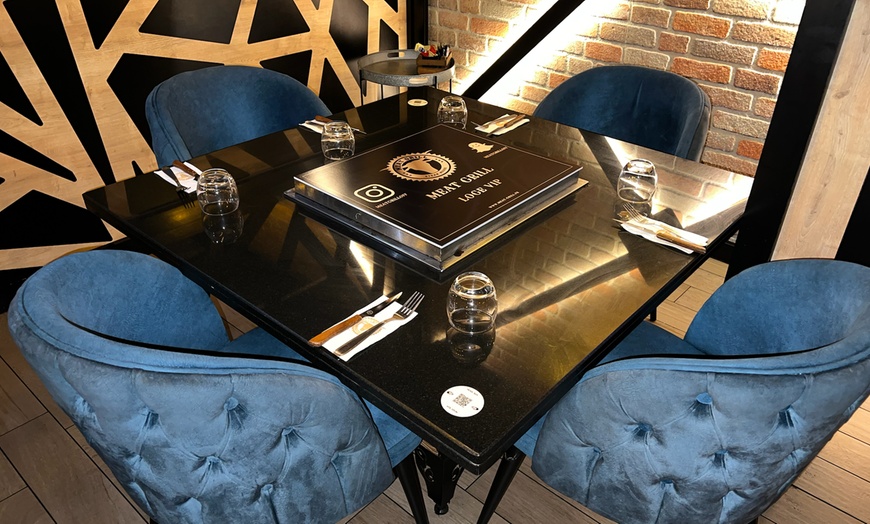 Image 5: Grillades mixtes à partager dans un steakhouse chaleureux