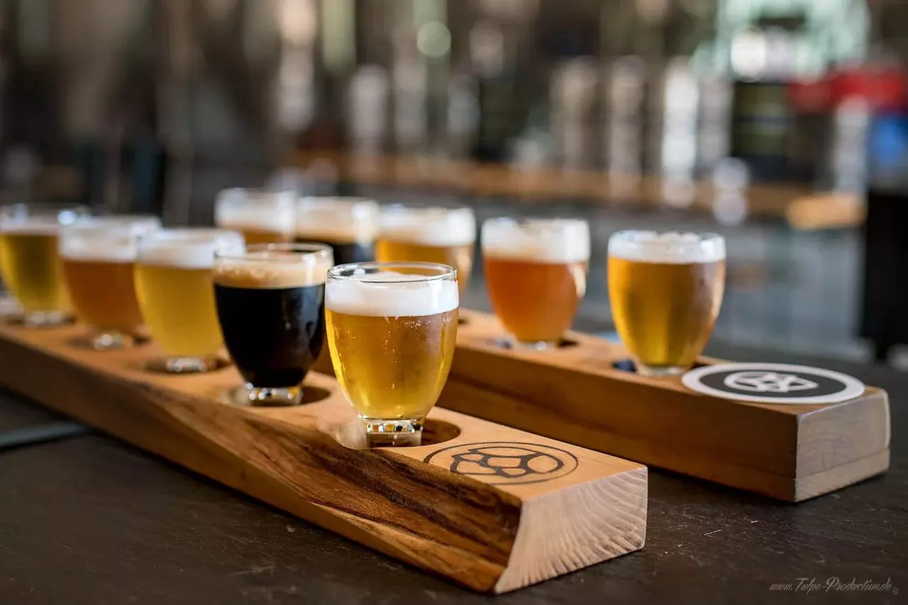 Für Bierliebhaber: Brauereiführung mit Bier-Tasting & Snack