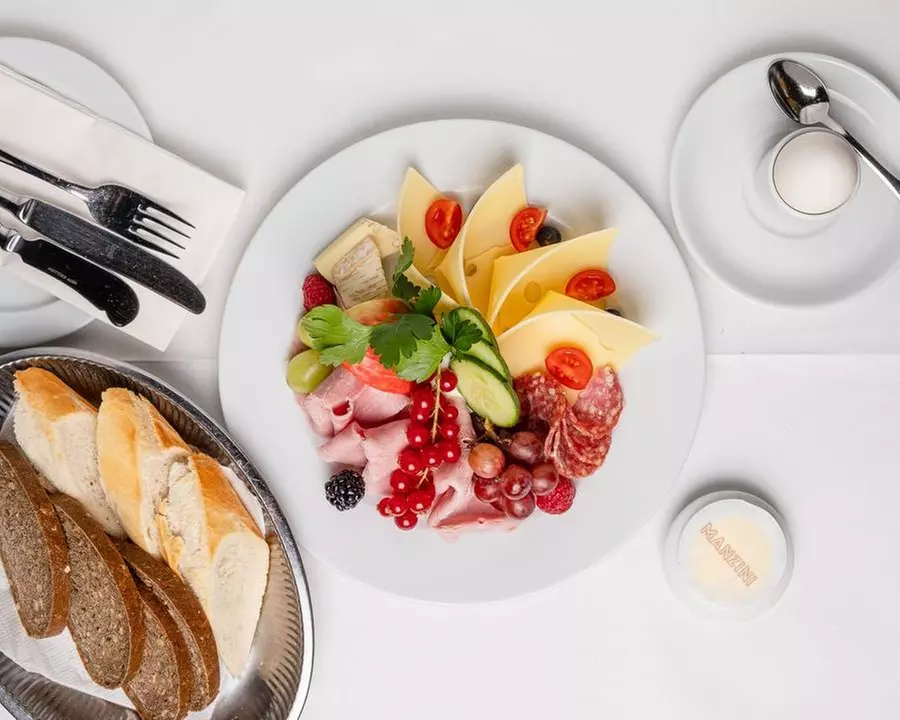 Reichhaltiges Frühstück inkl. je ein Eiergericht für 2 oder 4 Personen