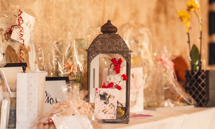 Image 5: 3 Std. Buffet inkl. Getränkeflat & DJ ROBSN Live für 1 bis 4 Personen