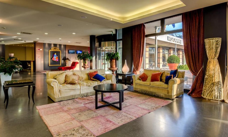 Image 3: Verona 4*: camera Queen Standard con colazione, Spa e room service