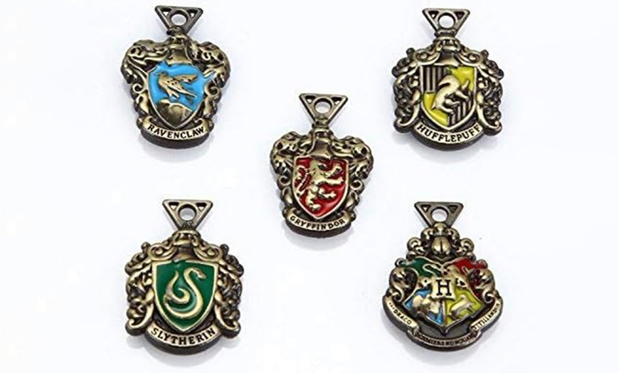 Image 4: Set di pendenti magici con design classico