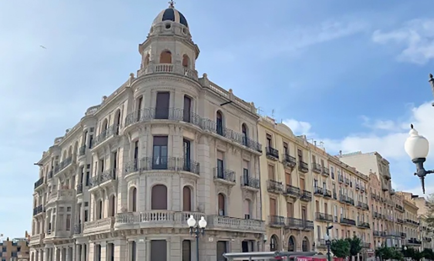 Image 14: Revitaliza tu rostro con una sesión de microneedling facial