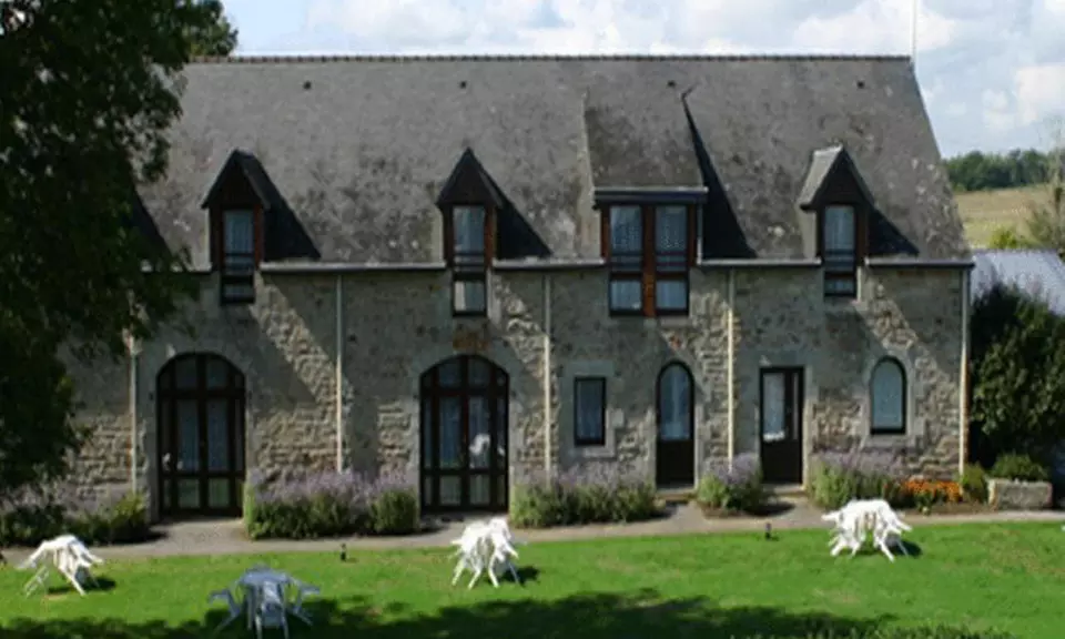 Bretagne : 1 ou 2 nuits pour 2 personnes avec petit-déjeuner et dîner en option au Domaine de Kerstinec - Primary Image