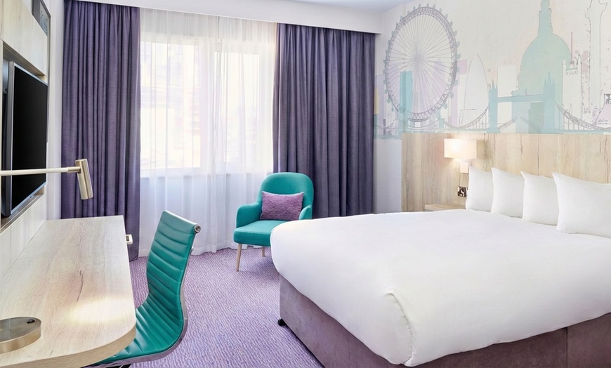 Image 11: Croydon: Double / Twin Room with Breakfast & Welcome Drink