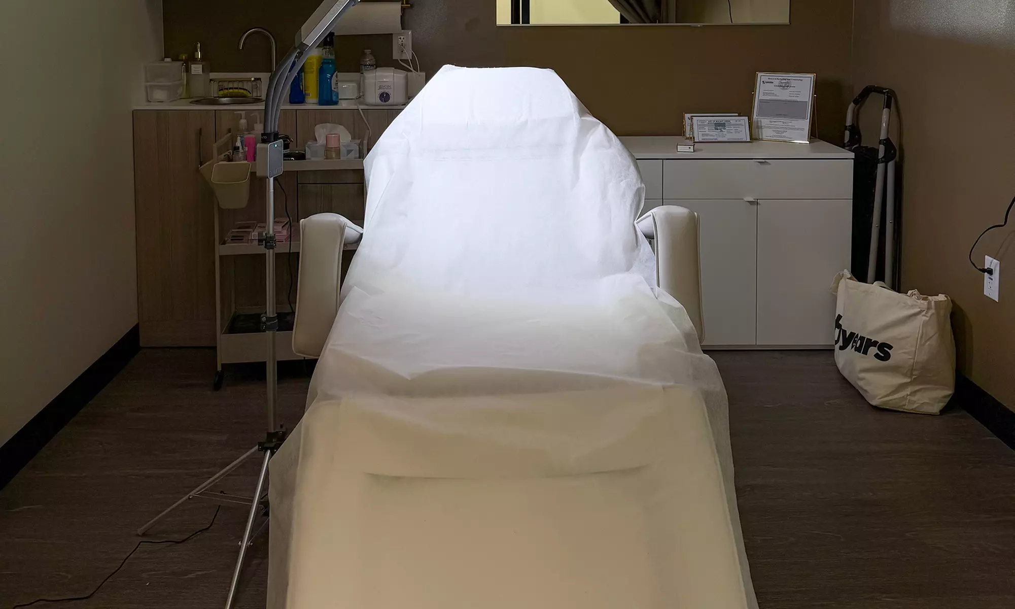 Lash Extension Removal, Classic, Hybrid & Volume Sets + Fill Options