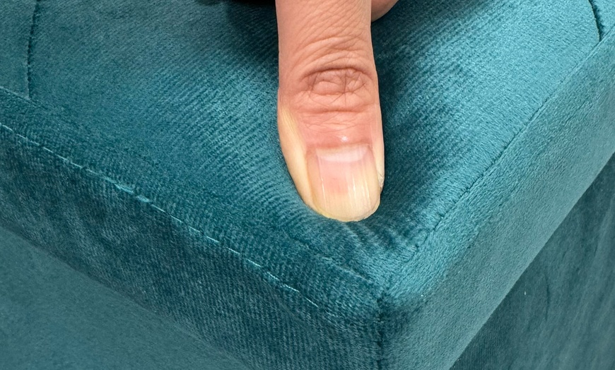 Image 4: Pouf carré de 38 cm en velours Milo