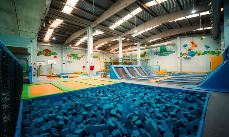 ¡Diversión y saltos! Entrada a CostaJump Barcelona durante 1 hora