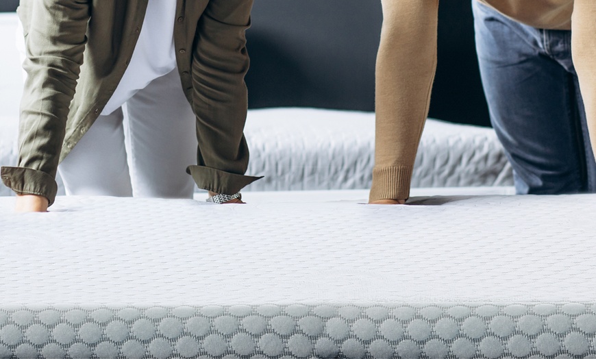 Image 4: The White Stone topper