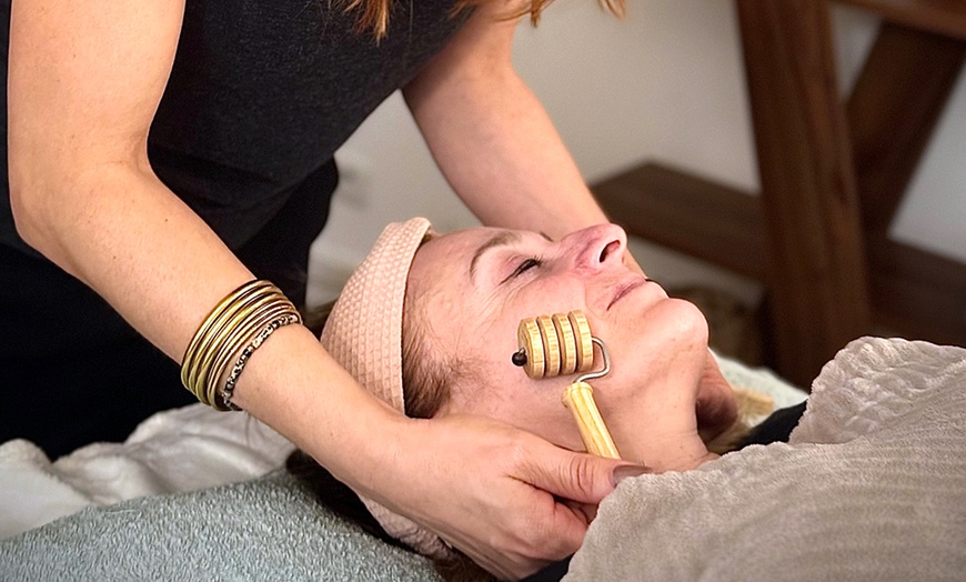 Image 3:  Soin du visage liftant et anti-âge élimination et madérothérapie