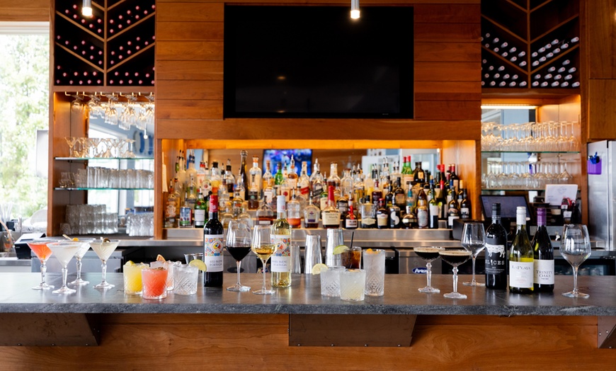 Image 23: Lakeside Resort in the Michigan With Breakfast & Scenic Views