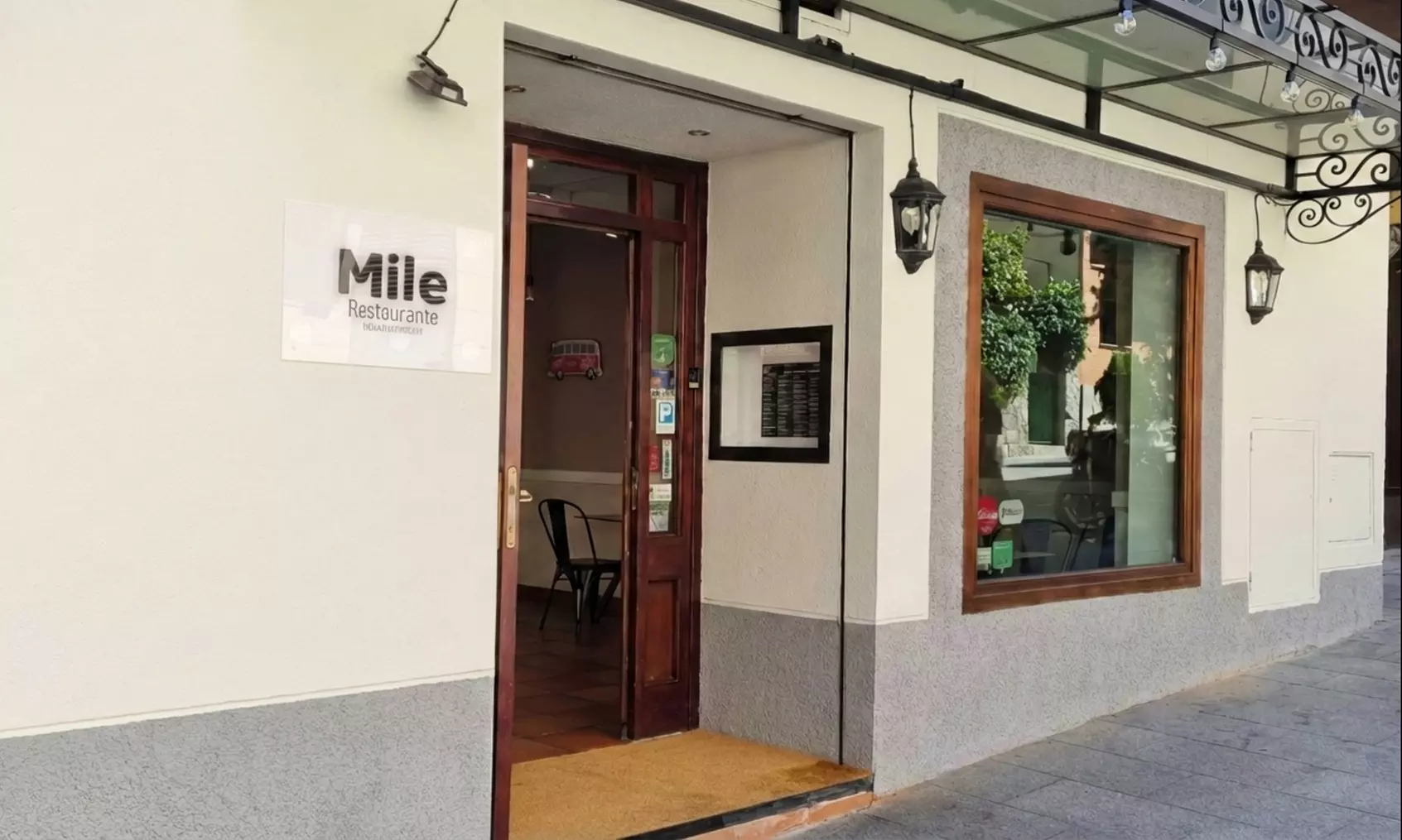 Menú de burger para 2 o 4 con bebidas y opción a entrante y postre