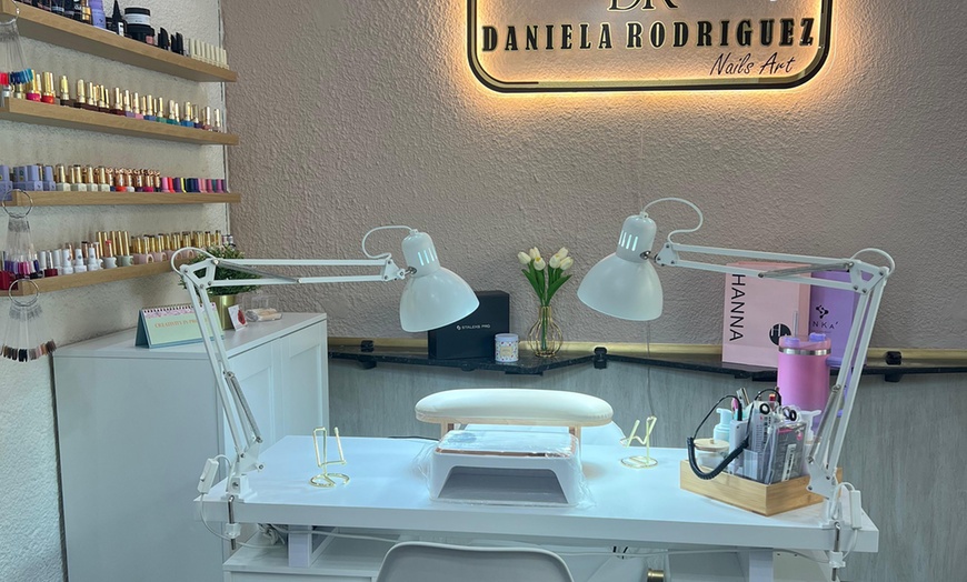 Image 12: Manicura, pedicura o manipedicura con esmaltado a elegir para 1 