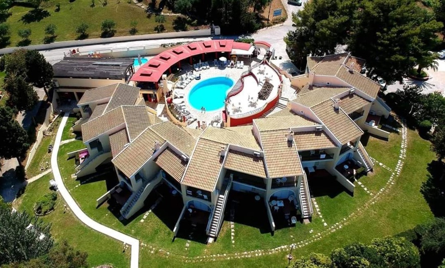 Image 3: ✈ Corfu: volo diretto più 7 notti in hotel con pagamento in 3 rate