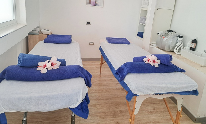 Image 4: Maderoterapia, cavitación o radiofrecuencia y masaje drenante 