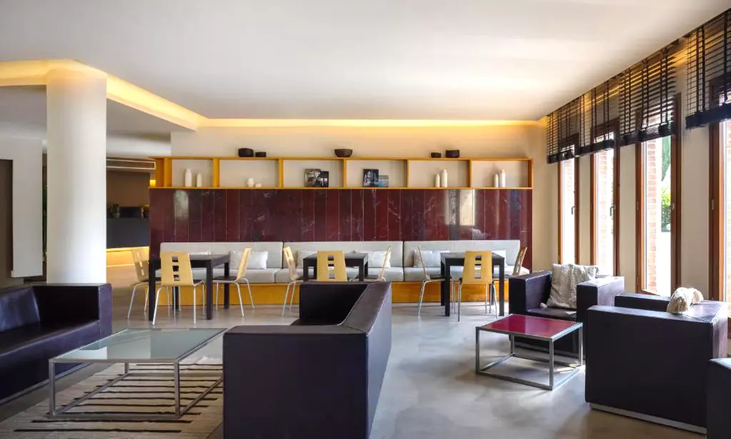 Siena 4*: camera Classic con colazione o mezza pensione, Spa e drink