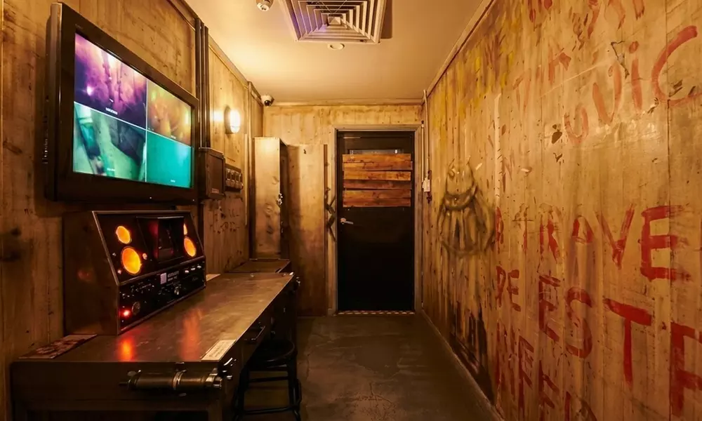 60-Minute Escape Room Adventures with Multiple Themed Challenges