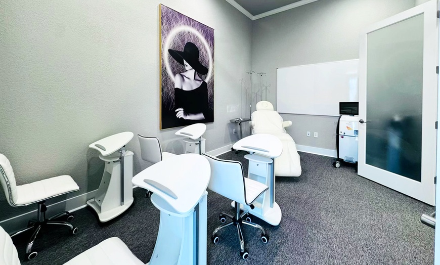 Image 6: Relax with 60, 90, or 120-Min Lymphatic Drainage Massage Sessions