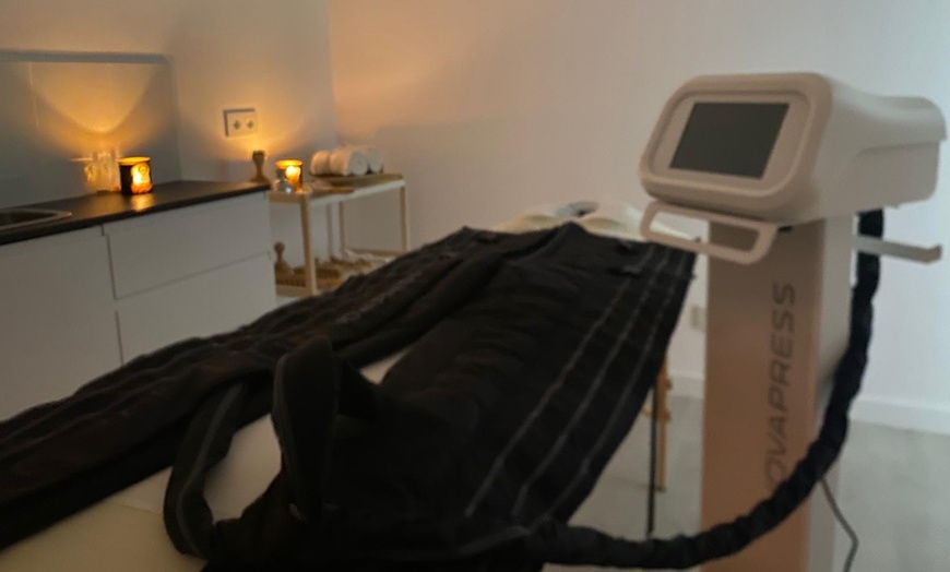 Image 6: Masaje relajante o descontracturante en pareja de 45 o 60 minutos 