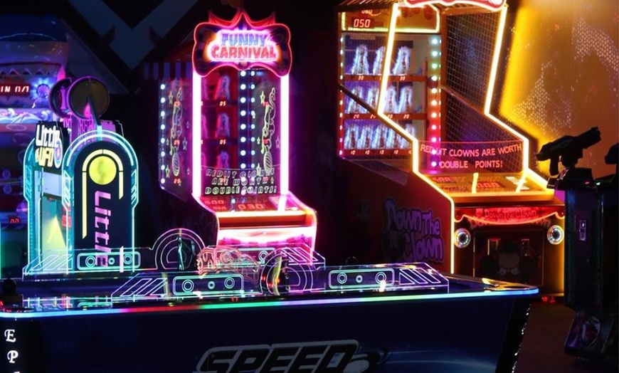 Image 4: Thrilling Skating Experience + Skate Hire Included at SpinPin