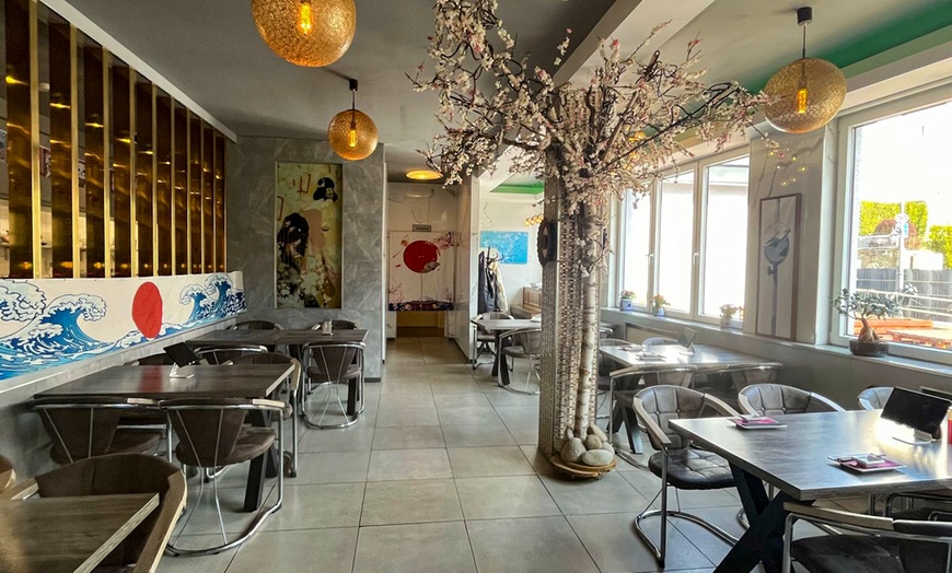 Image 8: All you can eat Lunch oder Dinner für 2 Pers. - Sushi & mehr genießen