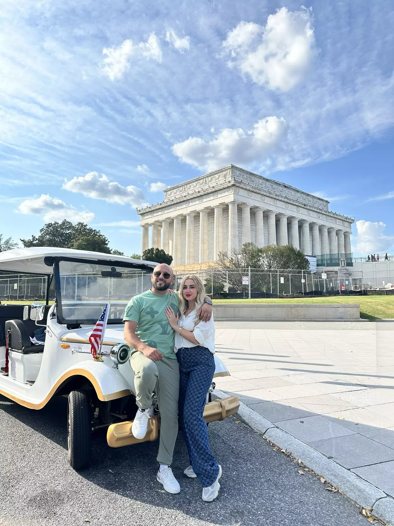 Luxurious, Semi-Private Washington DC Guided Tour by E-Cart or Minibus