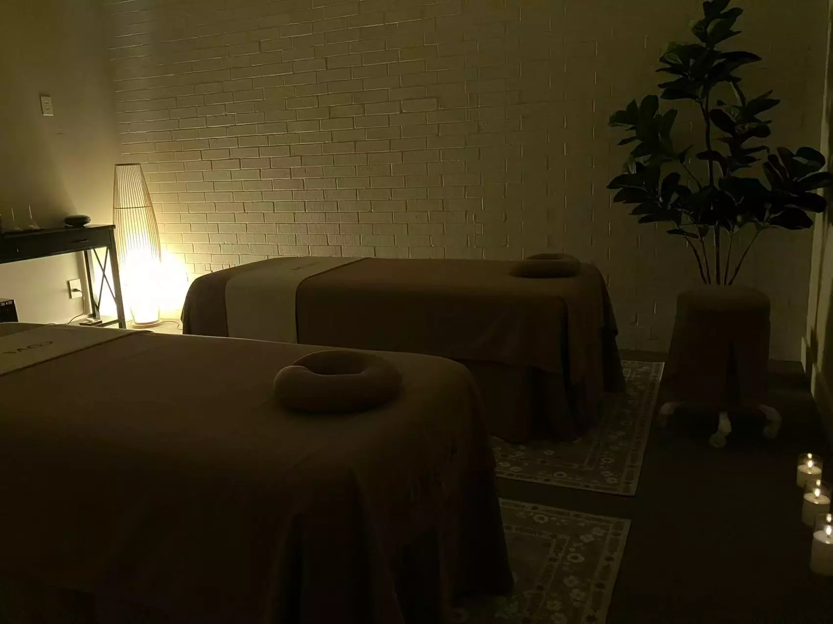 60 or 90 Minute Massage for One or Couples / Head Spa Session for One