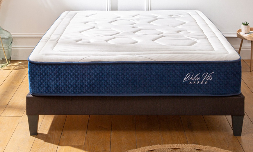 Image 2: Matelas Dolce Vita à mémoire de forme et ressorts ensachés